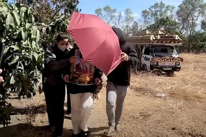 Đám tang của chú rể diễn ra ngay trước ngày cưới