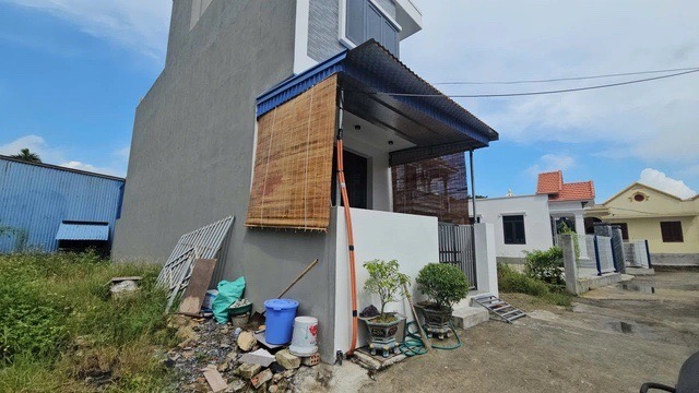 Bất ngờ hình ảnh mới nhất của ngôi nhà xây nhầm trên đất hàng xóm ở Hải Phòng, sắp về đúng chỗ - Ảnh 2.