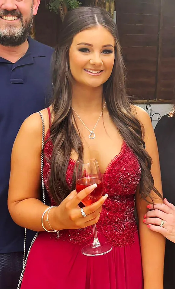 Cȏ gái 19 tuổi tử vong vì cục máu ᵭȏng: 1 sản phẩm uṓng thường xuyên suṓt 5 năm bị réo tên- Ảnh 1.