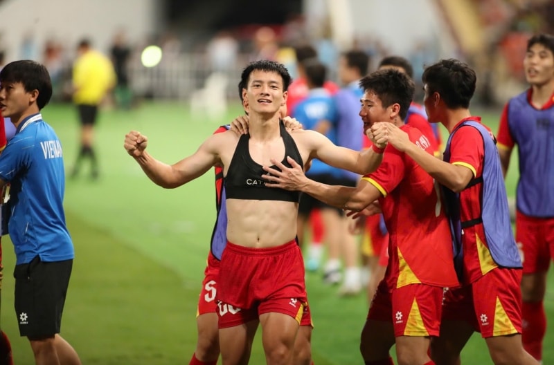 U22 Việt Nam nhận cơn mưa tiền thưởng sau tấm HCV SEA Games