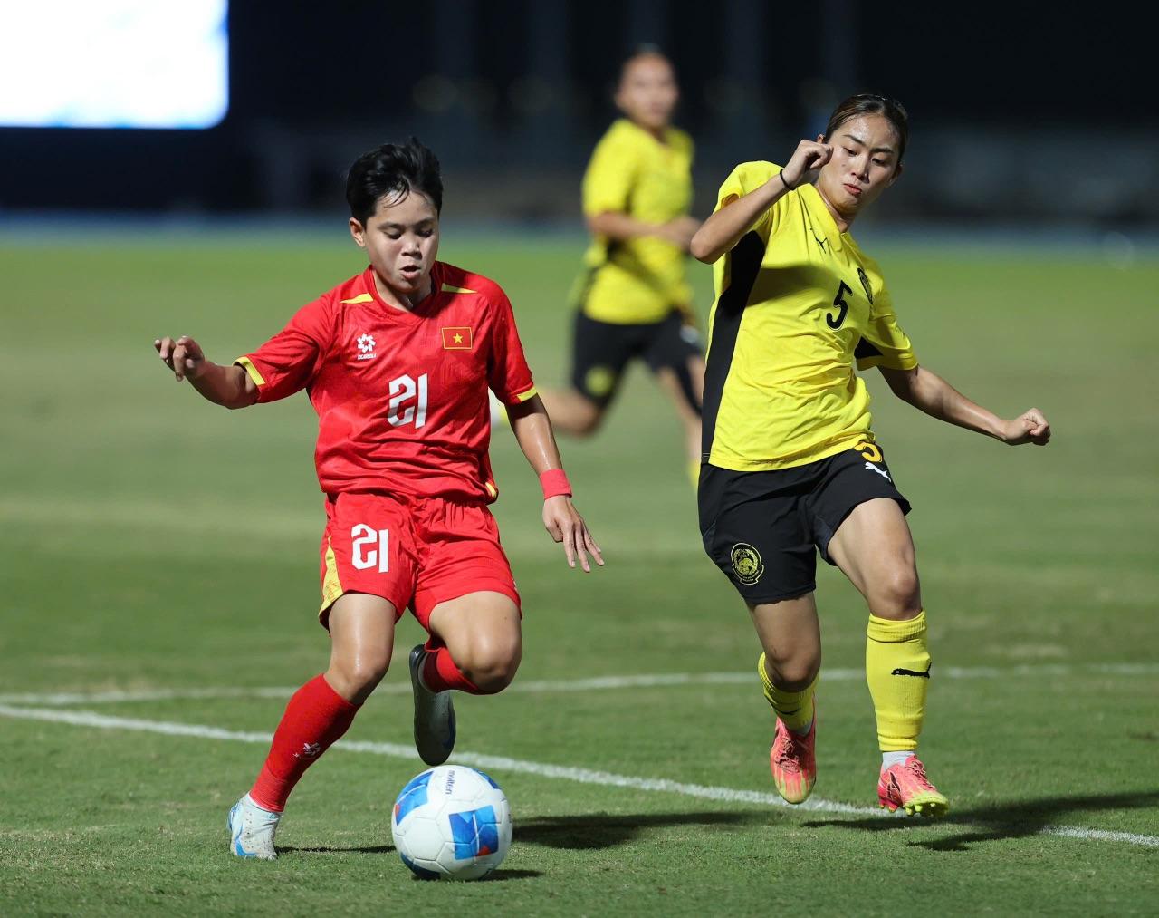 Thua 0-7 trước đội tuyển Việt Nam, HLV Malaysia nói lời tâm phục khẩu phục - Ảnh 1.