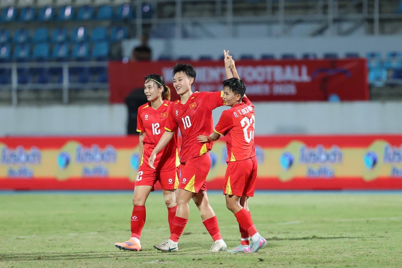 Thua 0-7 trước đội tuyển Việt Nam, HLV Malaysia nói lời tâm phục khẩu phục - Ảnh 2.