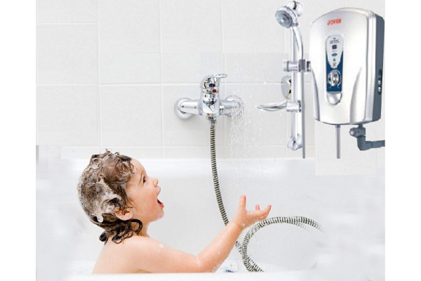 Vừa tắm vừa dùng nóng lạnh