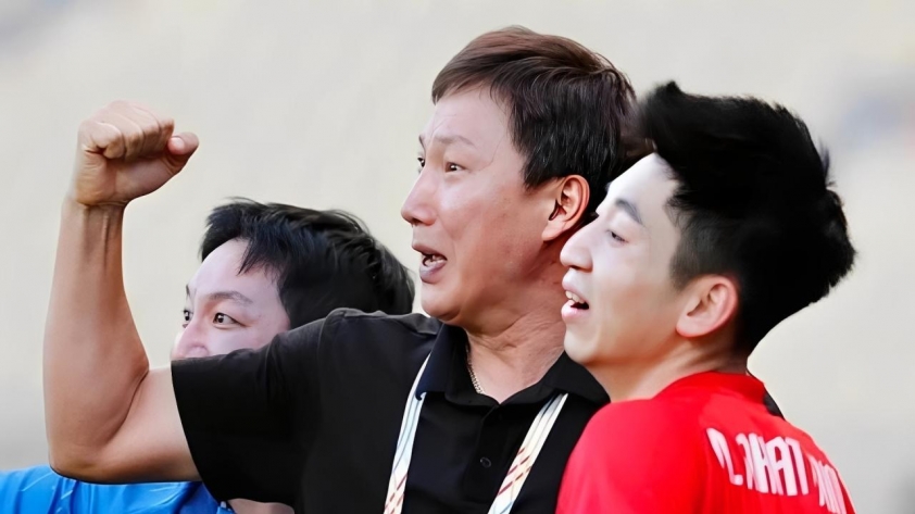 Báo Hàn Quốc 'phát sốt' với HLV Kim sau khi U23 Việt Nam đánh bại UAE 780181