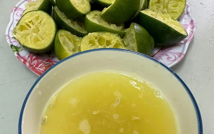 ‘Chữa lành’ ung thư bằng nhịn ăn và uống chanh muối: Người đàn ông nhập viện suy kiệt - Ảnh 3.