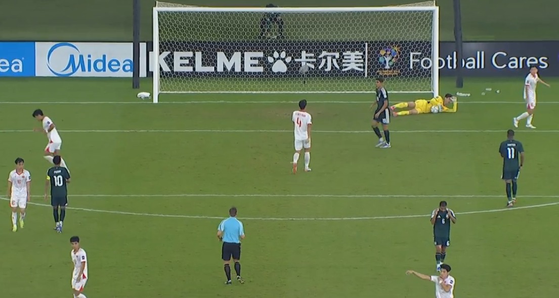 Màn cản phá gây sốc của Trần Trung Kiên, giành suất vào tứ kết U23 châu Á: “Chấm 9 thì chắc không ai dám nhận 10”- Ảnh 7.