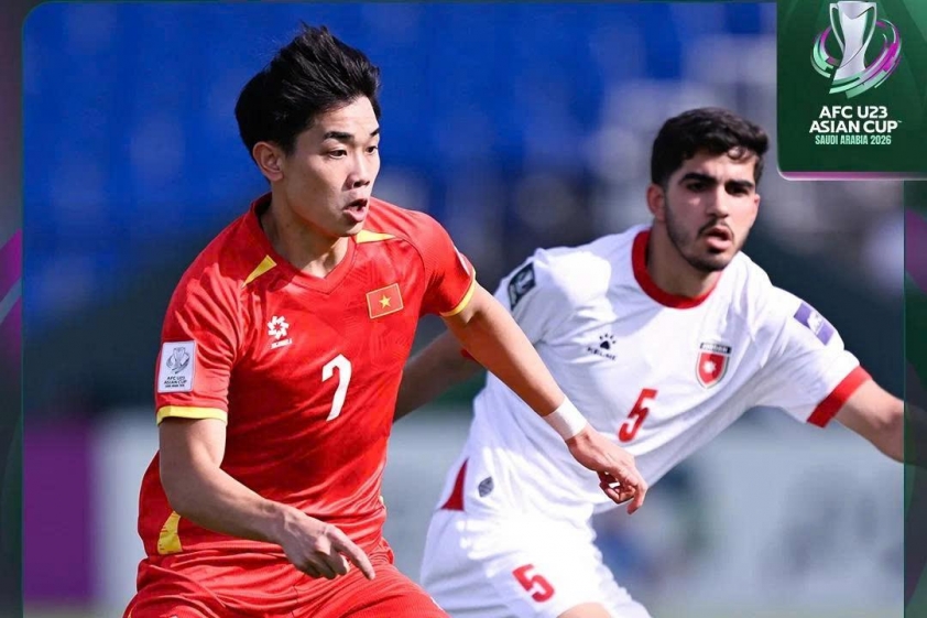 Đình Bắc gây sốt với khoảnh khắc thắng Jordan 'dễ như ăn táo' 774407